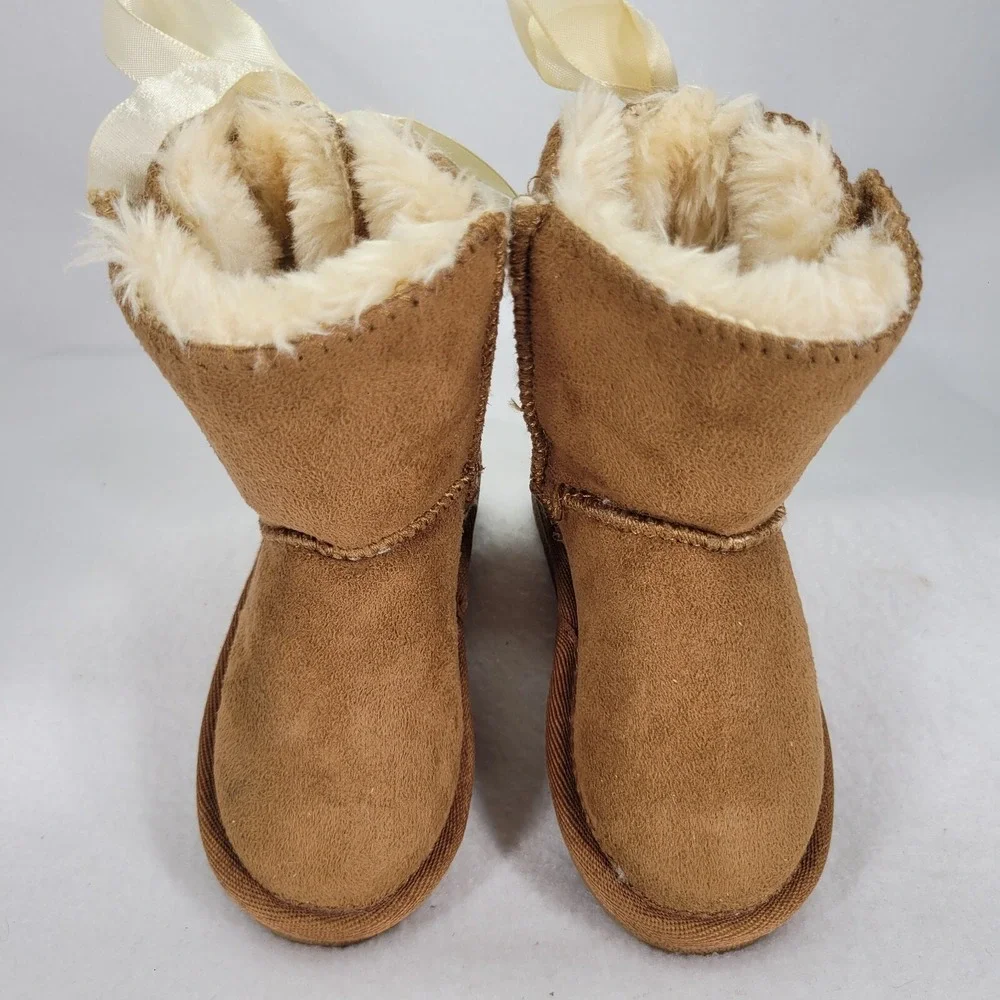 APRES Boots Toddlers 7C Brown Lamo Chestnut Shearling Snowboot Lace Bow Winter